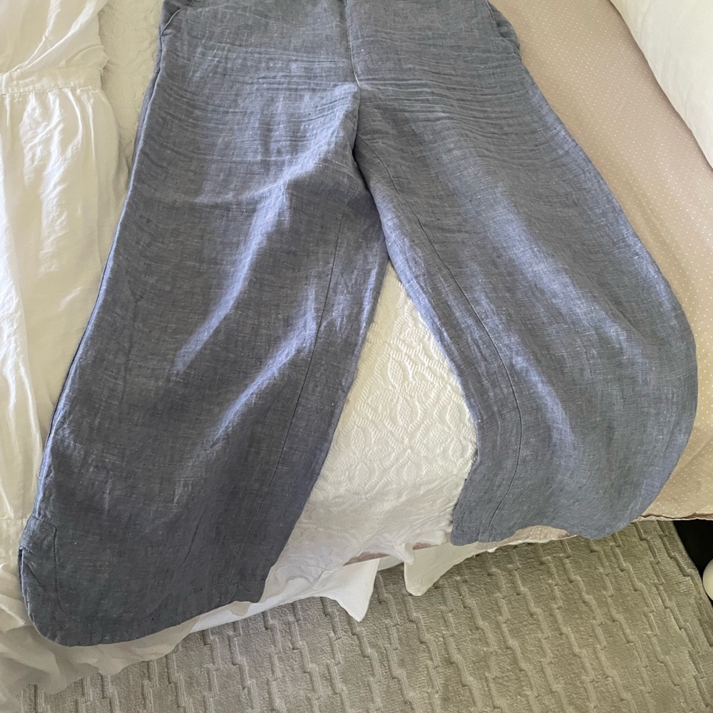 Linen - Picture 2 of 2